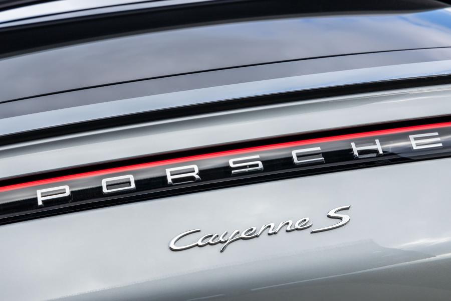 Логотип Porsche Cayenne S Coupe 2019 года  (WW) (фото 27 из 40)